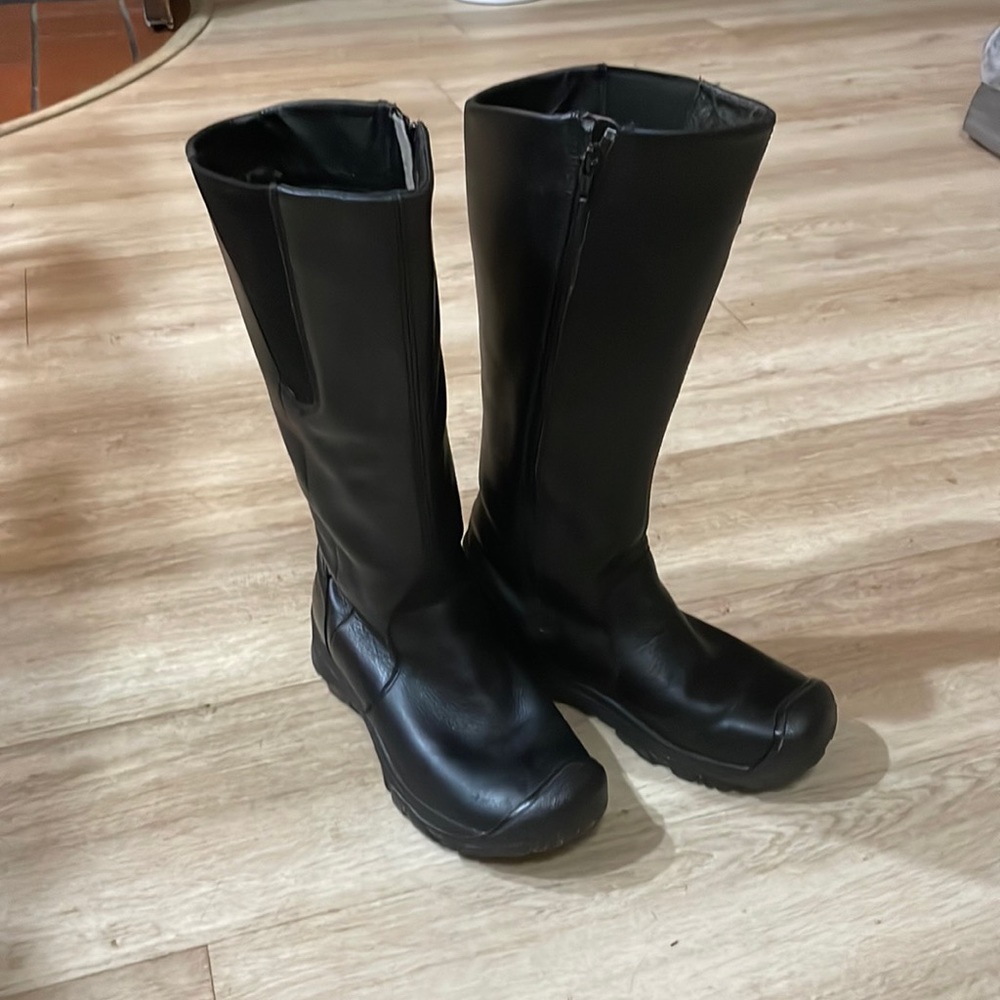 Keen Silverton waterproof wool lined tall leather boots
